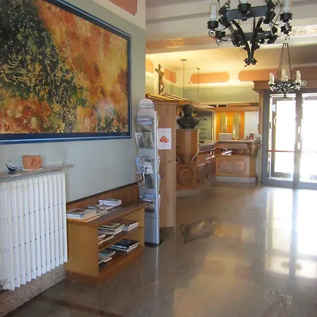 Hotel Tourist 3*